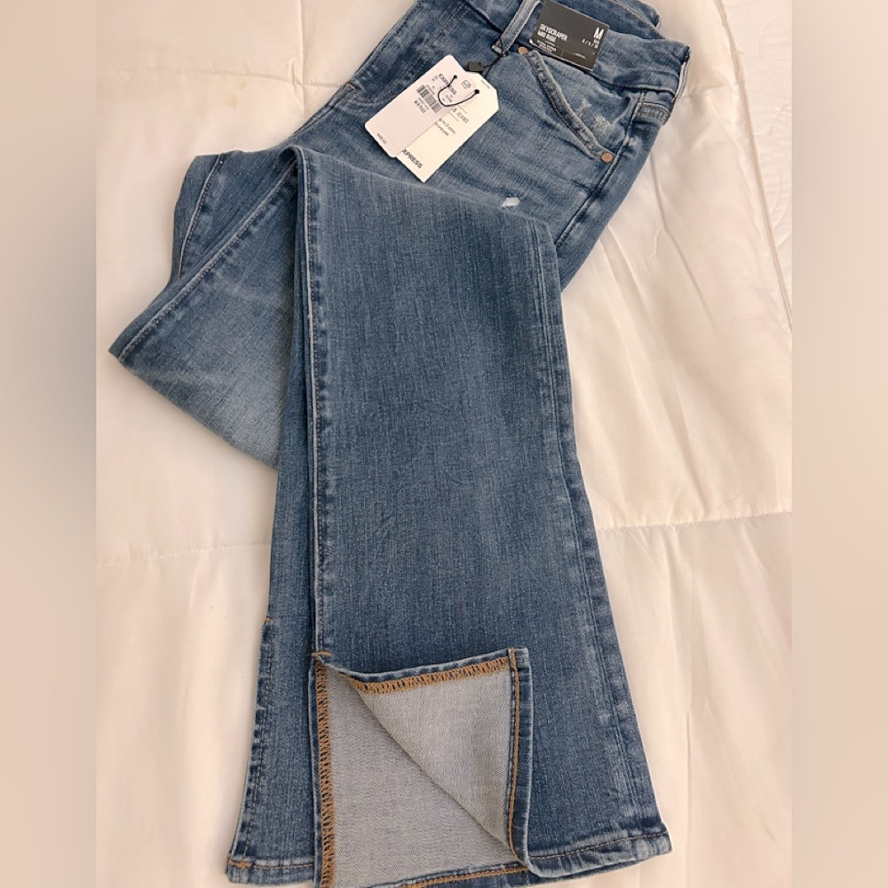 Express Women’s NWT FLEX X “Sky Scraper” MidRise  Medium Wash Size M (6/8/10)